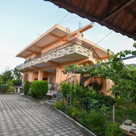 Apartment Darlin Berat Kültér fotó