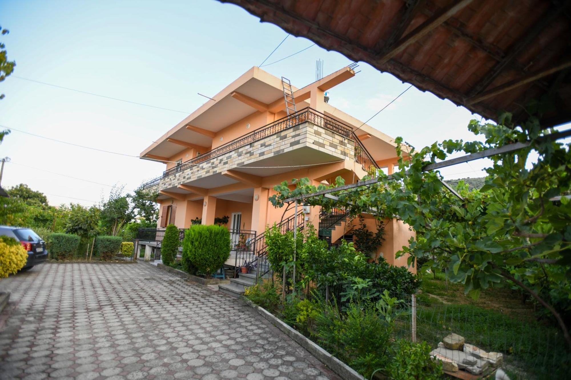 Apartment Darlin Berat Kültér fotó