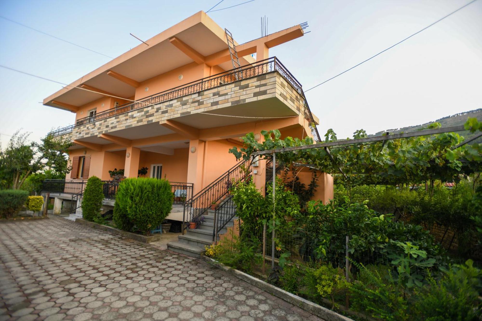 Apartment Darlin Berat Kültér fotó